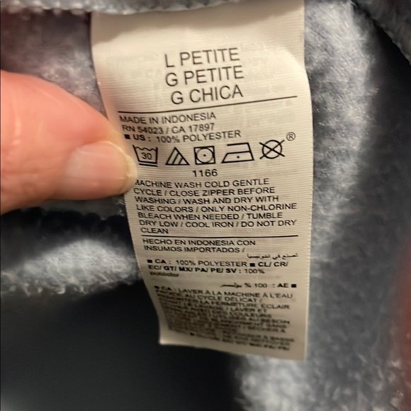 Old Navy Performance Fleece Vest - Picture 3 of 6